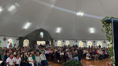 Fiéis participam da Missa das 15h30 na 63ª Festa do Bom Jesus em Campo Mendes